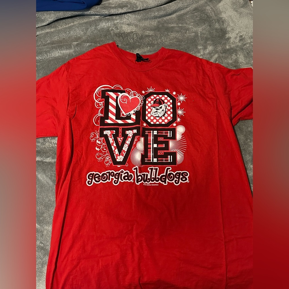 Red Georgia bulldog shirt in size extra large